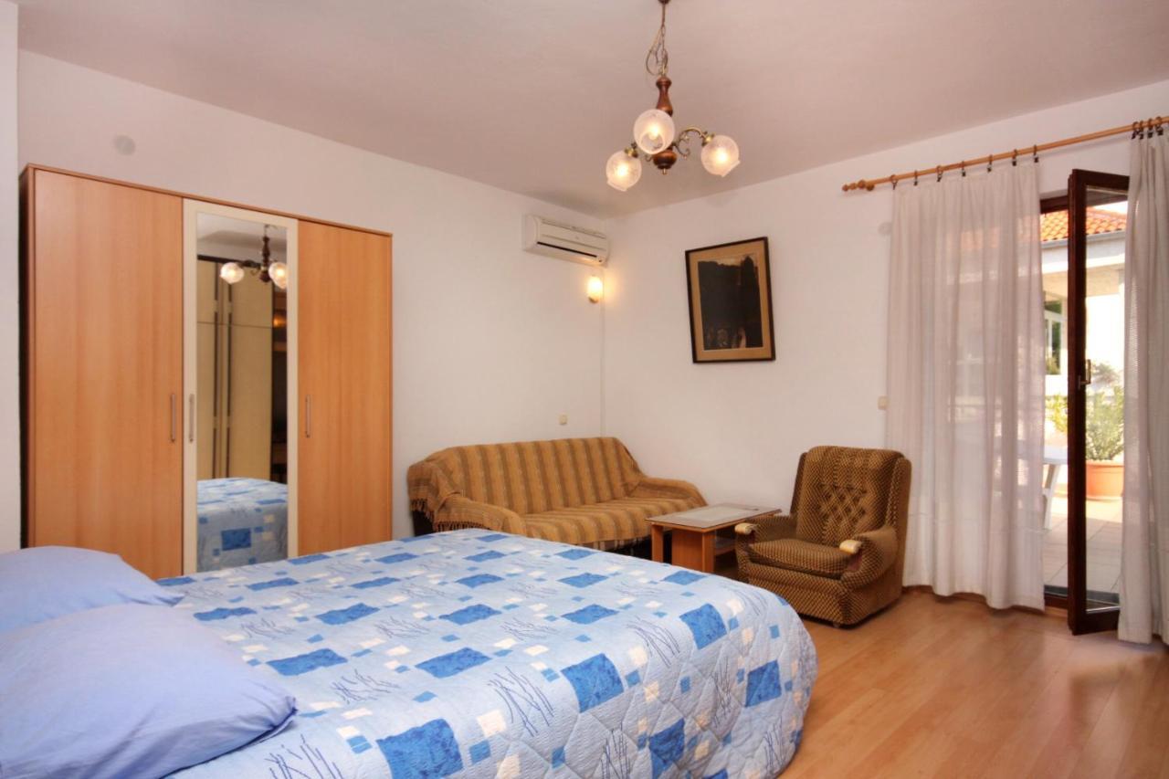 Apartment Vrbnik 5301B Eksteriør billede