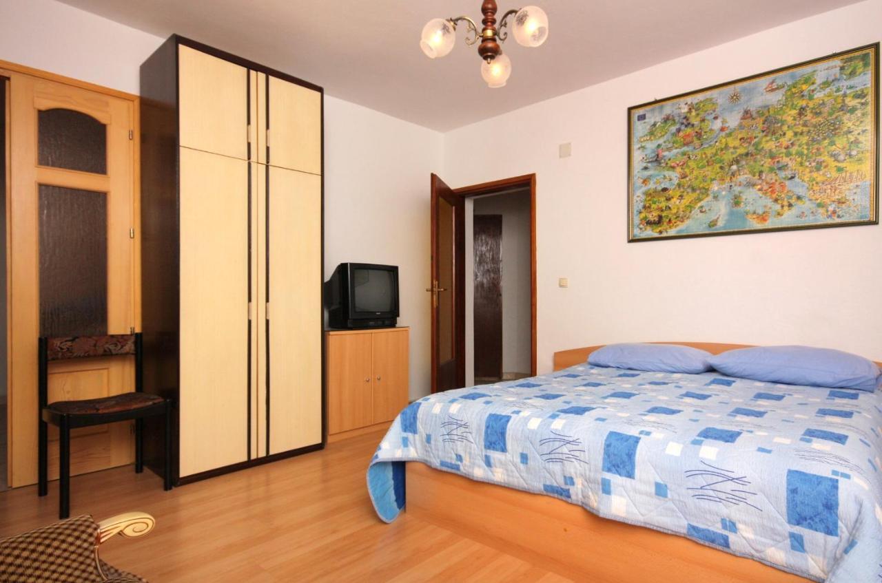 Apartment Vrbnik 5301B Eksteriør billede